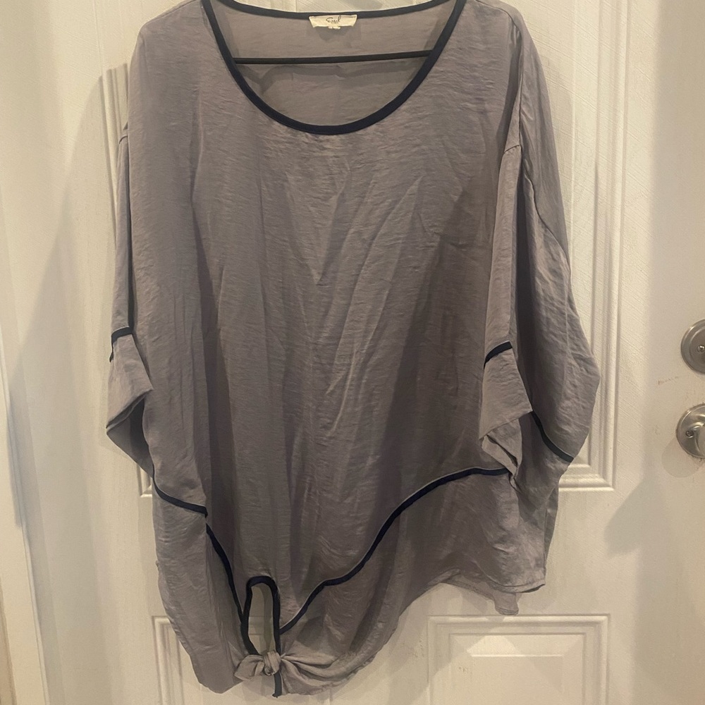 Silky Easel tie front blouse.  Silver with navy trim.  Size Large.
